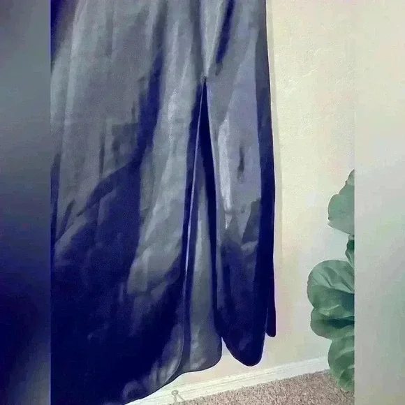 Vintage Victoria’s Secret Satin and Lace Chemise Slip Dress Nightgown Size Med - Picture 4 of 5